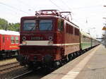 211 073-2 mit SDZ 37950(Chemnitz-Warnemünde)bei der Durchfahrt in Rostock-Bramow.13.08.2022