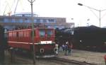 211 001-3 im Juli 1998 auf einer Lokausstellung in Wismar.