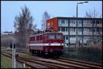 und hier noch einmal die 109 030-7 aber von der anderen Seite.;-) Stralsund vor dem Nordhafen am 30.03.10