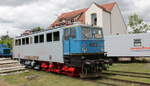 Die noch nicht wieder vollständig restaurierte TEV 211 028-6 (91 80 6109 028-1 D-TEV), am 28.05.2022 beim Eisenbahnfest des Thüringer Eisenbahnvereins im ehem.