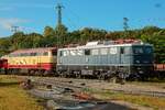 DB 218 217-8 & DB E10 121 im DB Museum Koblenz, September 2025.