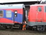 Rangierdienst im Dortmunder Hbf,die E-Lok 110 278-9 hat  an den SDZ 46082 angedockt,Sie wird die Partygste nach Hause  in Richtung Freiburg ziehen.(04.11.2007) 