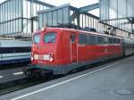 110 230-0 mit RE zur Abfahrt nach Ulm bereit