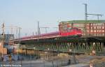 110 236-7 nahe Hmb.Hbf auf der Oberhafenbrcke am 16.02.07.