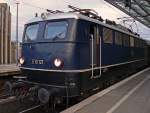E10 121 nach ihrer Rckkehr aus Oberhausen mit 35 mintiger Versptung am Gleis 9 des Klner Hbf.