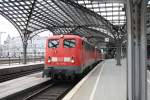 110 243 zog seine Bgelfaltenschwester 110 324 am 25.07.10 durch Kln Hbf  (am leider falschen Bahnsteig) Richtung Deutz