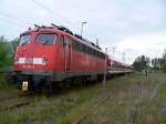110 356-3 mit ihren Euro-Express Wagen am 11.05.2007 in der Abstellung in Wismar (Hhe Platter Kamp/SCHOTTEL).