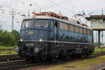 Am 30.05.2026 war die Parade beim Jubil�umsfest im DB Museum Koblenz. E10 348 nahm teil und rollt am Publikum vorbei.