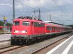 BR 110 447-0 leistete am 23.6.08 mit 5 Nahverkehrswagen, darunter ein Wittenberger Steuerwagen, Ersatz fr die ausgefallene 146er + Dosto-Garnitur, die sonst als RE auf der KBS 380 zwischen Norddeich