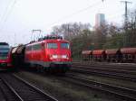  Bgelfalten - 110 323 am 10.04.2002 im Gterzugeinsatz in Kln-West