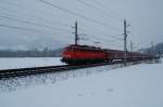 Eine unbekannte 110er strebt mit REX 5160 gebildet aus n-Wagen Kufstein entgegen.