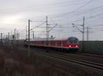 RE HBS-HH in Ahlten mit 110 403 schiebend.