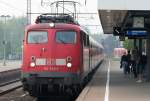 Die 110 362-1 auf dem RE4 Verstrker am 14.04.2009 in Rheydt HBF