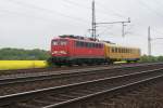 110 236-7 fuhr mit einem Messwagen am 28.04.2009 von Seelze kommend in Richtung Wunstorf.Fotografiert bei Dedensen/Gmmer.