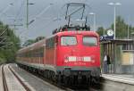 Nachschuss des RE4 Verstrkers, der ab Dsseldorf von 110 373-8 nach Aachen gezogen wird, aufgenommen am 23.07.2009 in Erkelenz
