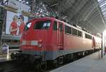 Die 110 435-5 steht mit einem RE in Frankfurt HBF am 21.10.2009