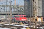 110 320 lsst sich am 08.03.10 die ersten Sonnenstrahlen auf den Pelz scheinen (Mnchen Hbf)