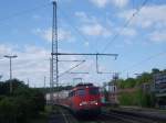 Hier die 110 415-7 bei der Einfahrt von Herzogenrath am 04.05.2010.