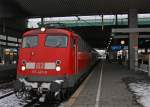 110 447-0 mit dem RE10460 nach Aachen Hbf bei der Bereitstellung in Dsseldorf Hbf, 28.12.10