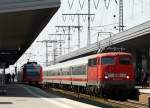 110 457-9 mit dem IC2418 aus Kln nach Hamburg-Altona bei der Einfahrt in Essen Hbf, 25.4.11