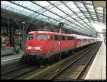 110 404 steht mit seinem RE im Klner Hauptbahnhof (31.08.2011)