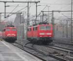 Am 10.11.2012 rangiert in Fulda 111 192 nebst Schwesterlok whrend 110 437 und 111 ??? auf neue Aufgaben warten.