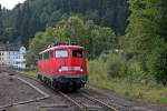 110 468-6 am 13.08.2014 beim rangieren auf Gleis 3 in Triberg, bei den dortigen Bahnhoftagen.
