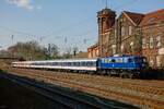 TRI 110 428-0 schiebt Fu�ballsonderzug von M�nster nach Wuppertal, M�rz 2022.