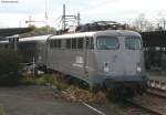 110 457-9 mit AEG Zug in Karlsruhe Durlach 28.10.10