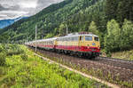 E10 1309 fährt mit dem AKE-Rheingold auf der Fahrt von Dortmund Hbf nach Pörtschach am Wörthersee, nahe Kolbnitz vorüber.