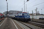 110 428 von TRI fährt am 10.03 2018 mit einem Sonderzug aus Rosenheim in Ulm an.