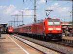 Eine unbekannte 110er nach Donauwrth auf Gleis 1 und 146 222-5 nach Stuttgart HBF auf Gleis 2 des Aalener Bahnhofs.