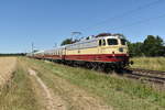 E10 1309 von AKE mit alten TEE-Wagen in Kaarst Broicherseite am heutigen Mittag.