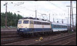 110394 fährt hier am 25.4.1999 um 15.19 Uhr mit dem RE aus Hamm in Essen HBF ein.