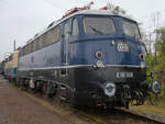 Die Elektrolokomotive E 10 348 an einem verregneten 1. Mai 2017 im Eisenbahnmuseum Bochum.