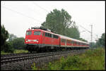 DB 110505-5 hat gerade den Bahnhof Natrup Hagen verlassen und ist hier um 10.33 Uhr nahe der Mühle Tecklenburg mit dem RE nach Münster unterwegs.