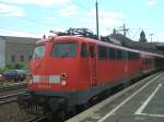 BR 110 510-5 mit einen RE von Hagen nach Krefeld am Haken  bei der Ausfahrt aus Hagen Hbf.