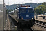 110 428-0 hatte die allerletzte HVZ-Leistung nach Tübingen Hbf übernommen und macht sich jetzt auf Gleis 4 für die leere Rückfahrt nach Stuttgart bereit.