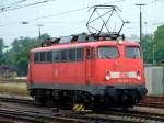 110 322 ist gerade mit einem RE aus Mnchen in Regensburg Hbf angekommen und wird nun auf eine andere Garnitur ex Silberlinge auffahren und dann wieder nach Mnchen Hbf fahren.