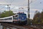 Nachschuss auf 110 469 mit dem zweiten Fußball Entlastungszug aus Köln nach Mönchengladbach in Grevenbroich.