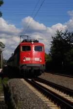 Eine E 110 474-4 berquert gleich die Brcken ber den Hakortsee, in Fahrtrichtung Wetter.