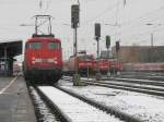 110 416-5 stand am Nachmittag des bei uns etwas verschneiten 10.11.2007 abfahrbereit zusammen mit einer RegionalBahn im Aalener Bahnhof; Zugziel war Donauwrth.