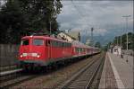 110 322 wartet mit dem RE 30107 auf die Weiterfahrt nach Kufstein.