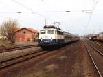 110 374-6 mit RE 24161 Bremen-Osnabrck auf Bahnhof Bohmte am 25-03-2000.