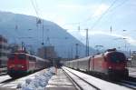 Whrend die Ex-Trierer 110 320-9 noch auf die Ausfahrterlaubnis wartet hat 1116 076-9 diese bereits erhalten und zieht den OEC 743 aus dem  Kufsteiner Bahnhof gen Salzburg um dann weiter nach Wien zu