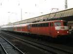 110 481-9 und drei verschiedene Wagens als RB  42 Haardbahn 12242 Mnster-Essen auf Mnster Hauptbahnhof am 28-10-2000.