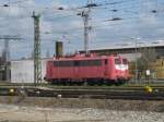 Die 110 103-9  ex GB Nahverkehr Frankfurt/Main  steht am 10.April 2011 abgestellt im Vorfeld des Leipziger Hbf.