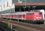 Die 110 415-7 zieht den RE4 Verstrker aus Dsseldorf HBF nach Aachen am 28.04.2010