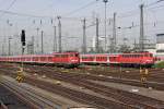 Die 110 438-9 und 110 434-8 in Frankfurt Hbf am 01,07,10