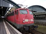 Die RB aus Bremen steht am 11.12.2010 in Oldenburg Hbf.